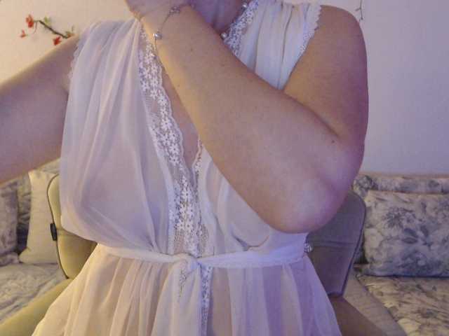 goodSnowQueen live cam