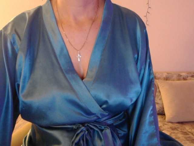 goodSnowQueen's BongaCams show and profile