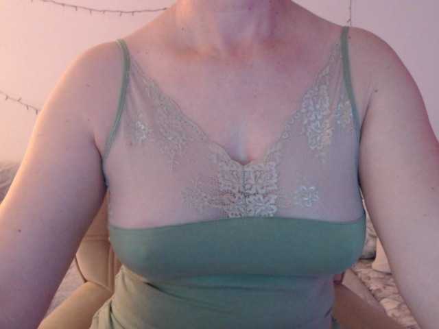goodSnowQueen's BongaCams show and profile