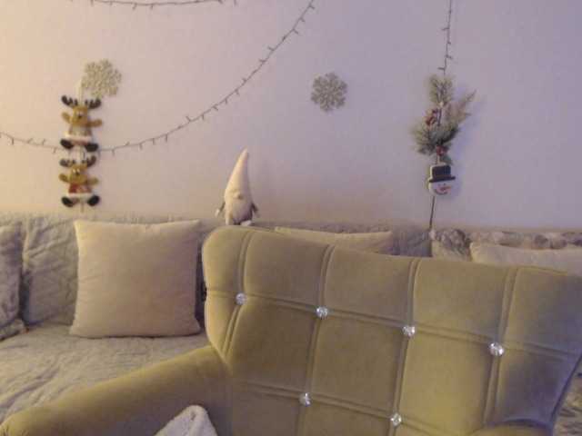 goodSnowQueen's BongaCams show and profile