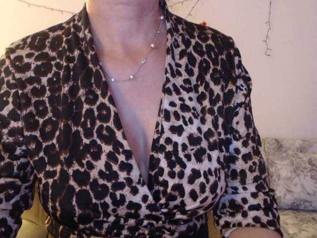 goodSnowQueen from BongaCams is Freechat