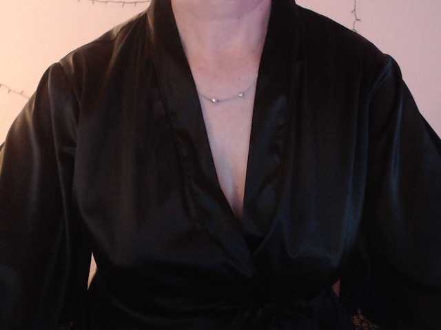 goodSnowQueen's BongaCams show and profile