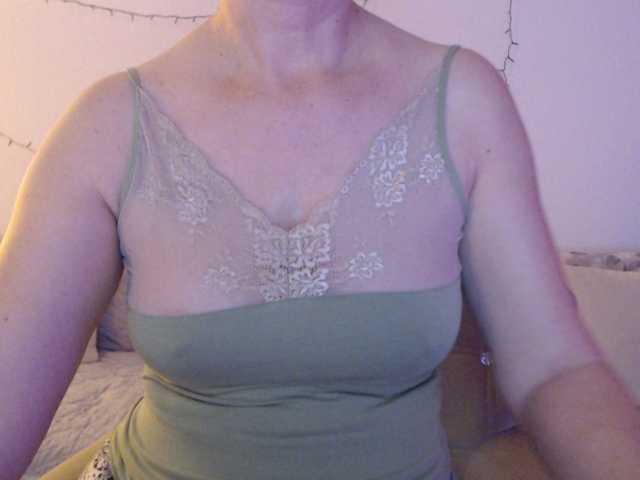 goodSnowQueen's BongaCams show and profile