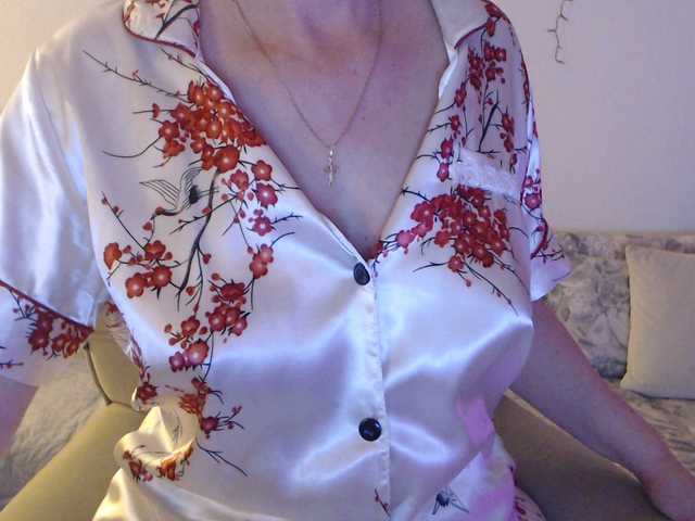 goodSnowQueen's BongaCams show and profile