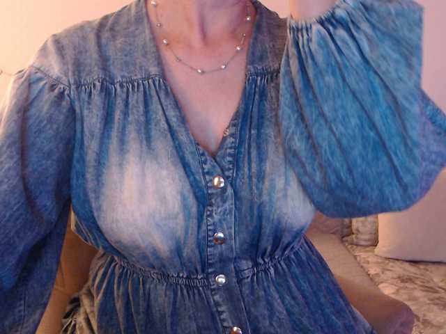 goodSnowQueen's BongaCams show and profile