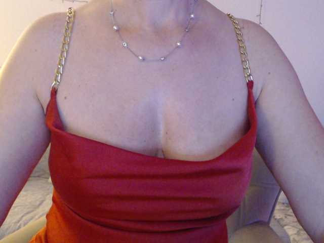 goodSnowQueen's BongaCams show and profile