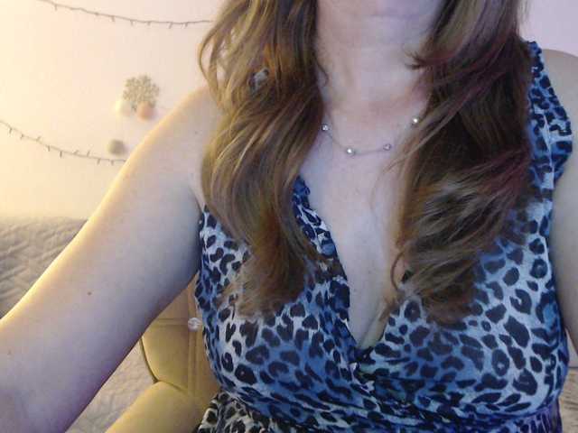 goodSnowQueen's BongaCams show and profile