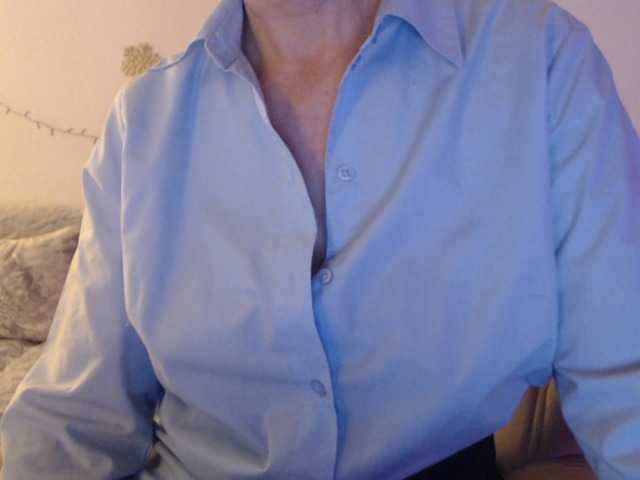 goodSnowQueen's BongaCams show and profile