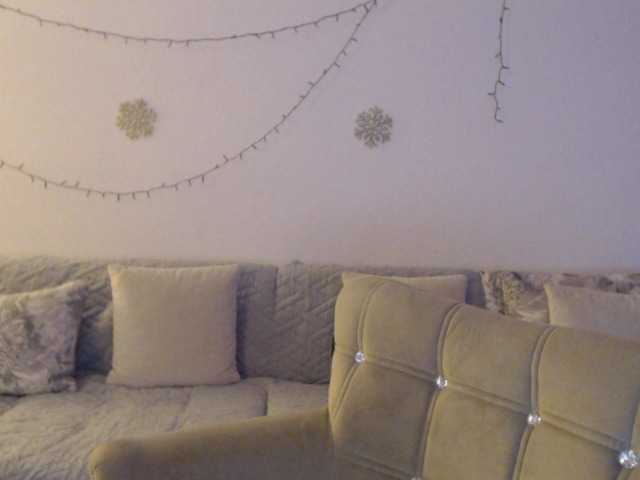 goodSnowQueen's BongaCams show and profile