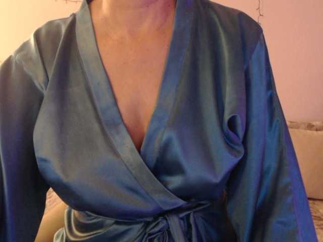 goodSnowQueen's BongaCams show and profile