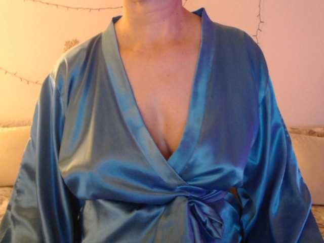 goodSnowQueen's BongaCams show and profile