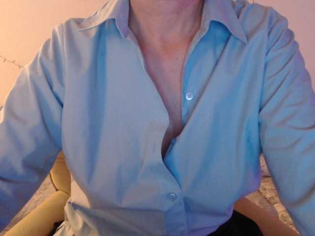 goodSnowQueen's BongaCams show and profile