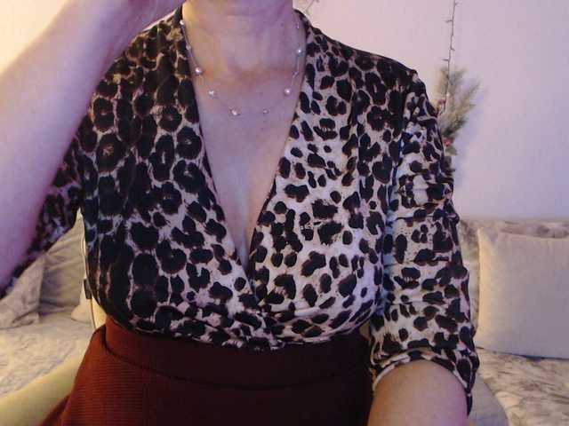 goodSnowQueen's BongaCams show and profile