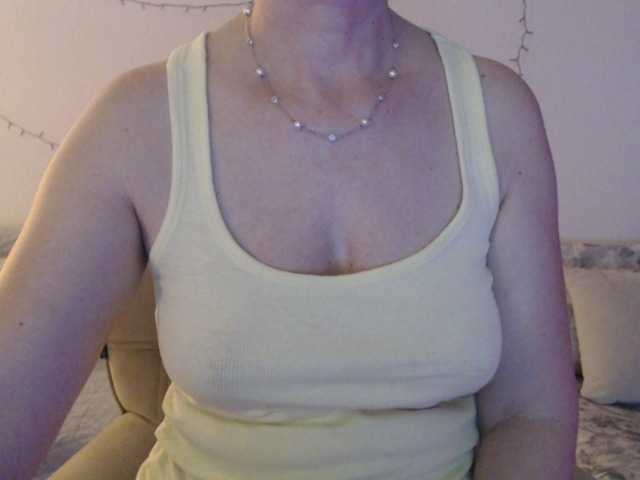 goodSnowQueen webcam