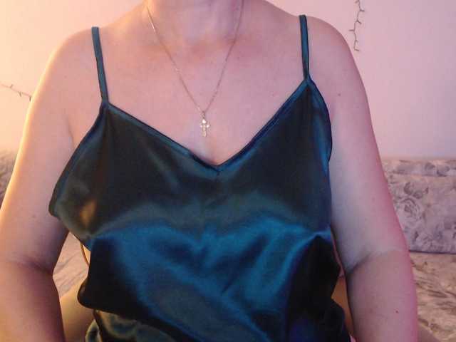 goodSnowQueen's BongaCams show and profile