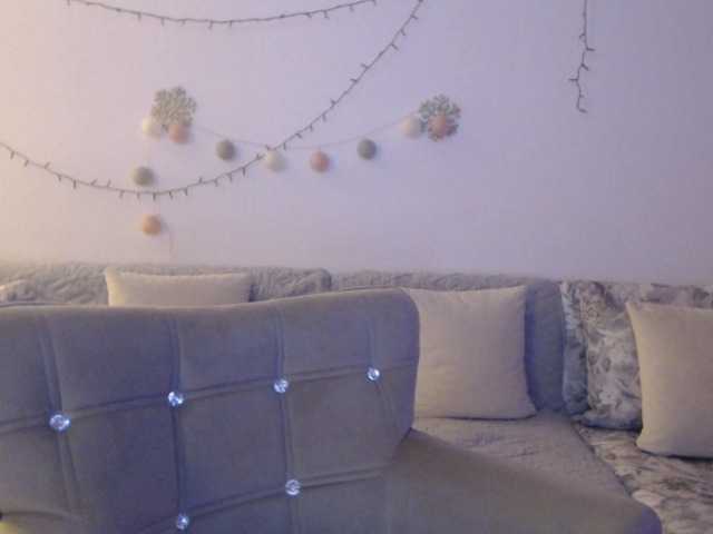 goodSnowQueen webcam