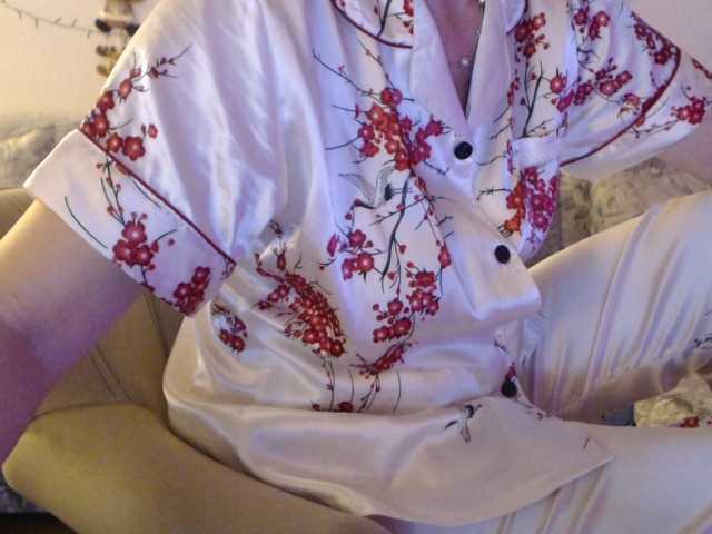 goodSnowQueen's BongaCams show and profile