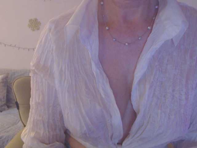 goodSnowQueen webcam