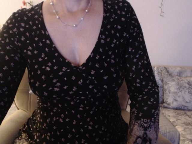 goodSnowQueen from BongaCams is Freechat