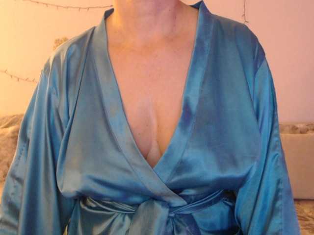 goodSnowQueen's BongaCams show and profile