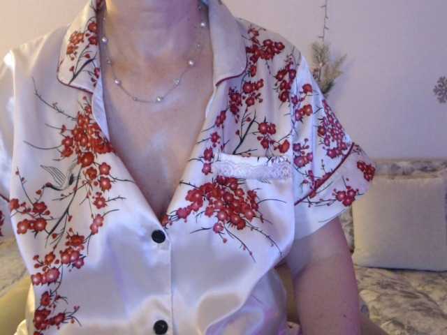 goodSnowQueen's BongaCams show and profile