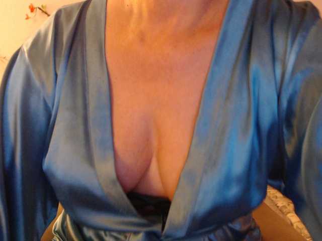 goodSnowQueen from BongaCams is Freechat