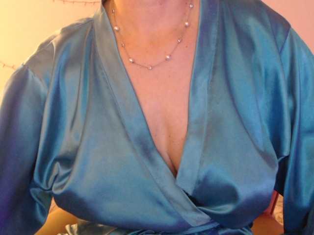 goodSnowQueen's BongaCams show and profile