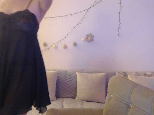 goodSnowQueen's BongaCams show and profile