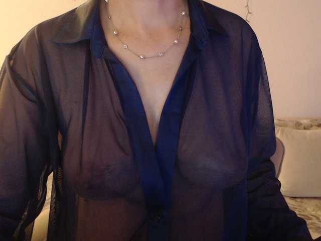 goodSnowQueen's BongaCams show and profile