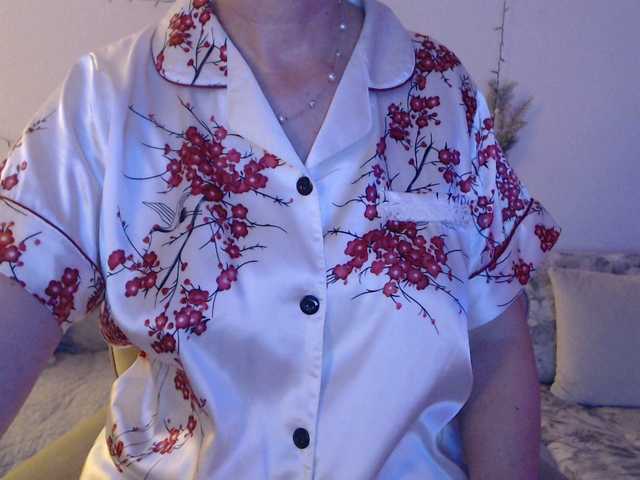 goodSnowQueen's BongaCams show and profile