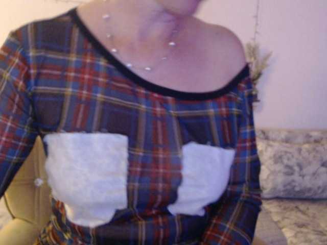 goodSnowQueen's BongaCams show and profile