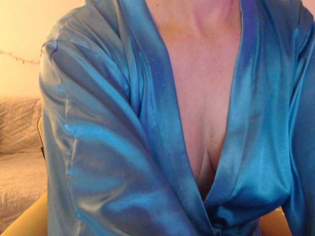 goodSnowQueen's BongaCams show and profile