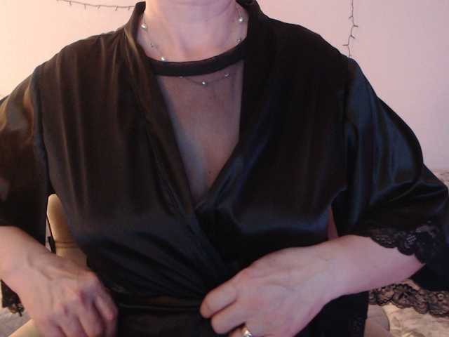 goodSnowQueen's BongaCams show and profile