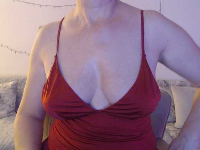 goodSnowQueen's BongaCams show and profile