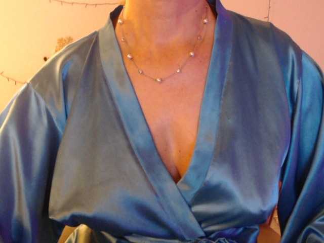 goodSnowQueen's BongaCams show and profile