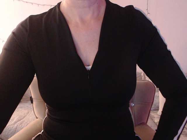 goodSnowQueen's BongaCams show and profile