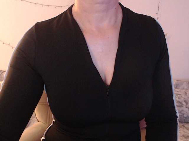 goodSnowQueen's BongaCams show and profile