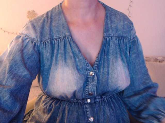 goodSnowQueen's BongaCams show and profile