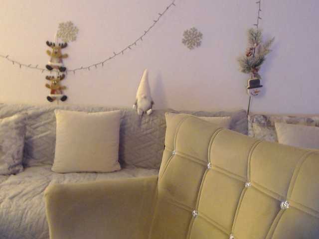 goodSnowQueen's BongaCams show and profile