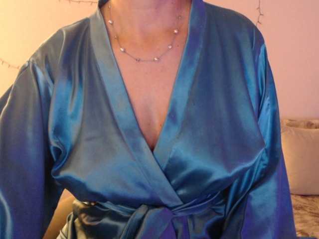 goodSnowQueen's BongaCams show and profile