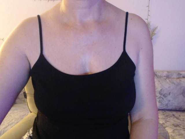 goodSnowQueen's BongaCams show and profile