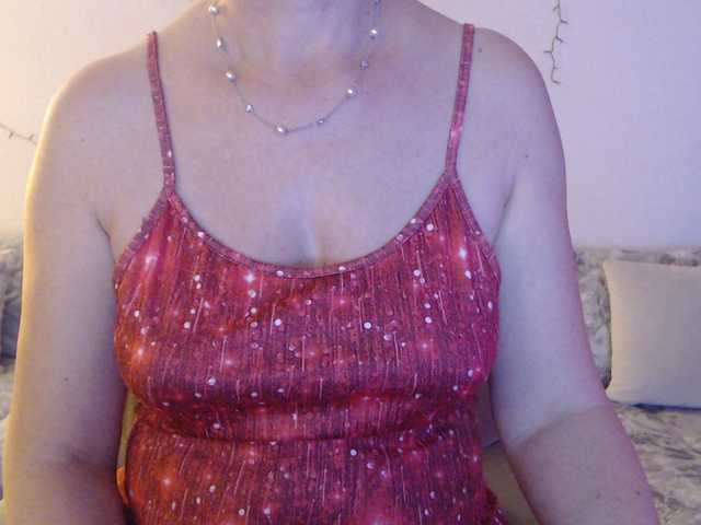 goodSnowQueen's BongaCams show and profile