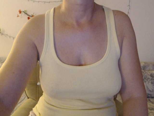 goodSnowQueen from BongaCams is Freechat