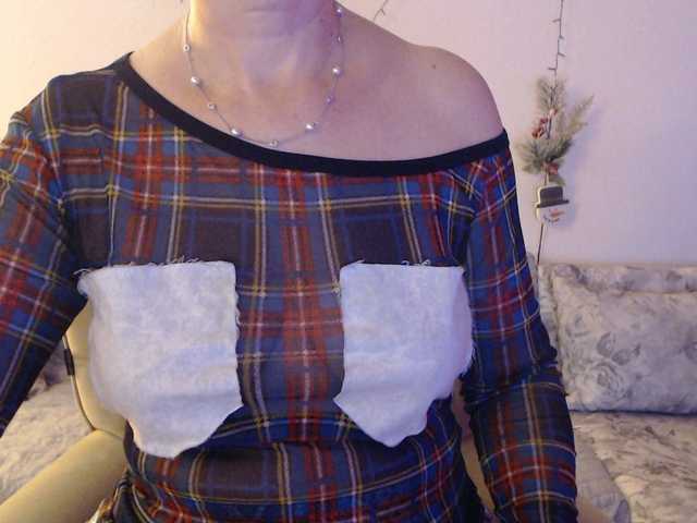 goodSnowQueen's BongaCams show and profile