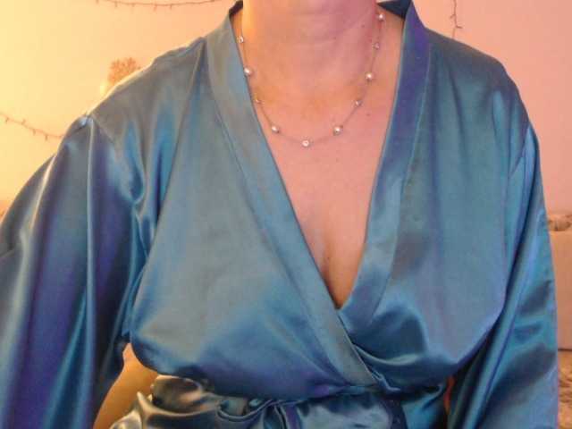 goodSnowQueen's BongaCams show and profile