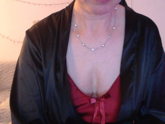 goodSnowQueen's BongaCams show and profile