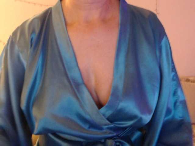 goodSnowQueen's BongaCams show and profile