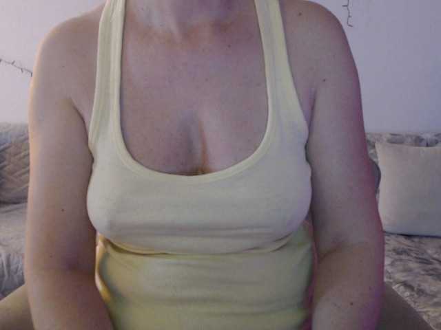 goodSnowQueen's BongaCams show and profile