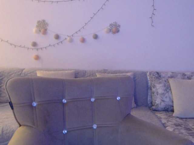 goodSnowQueen's BongaCams show and profile