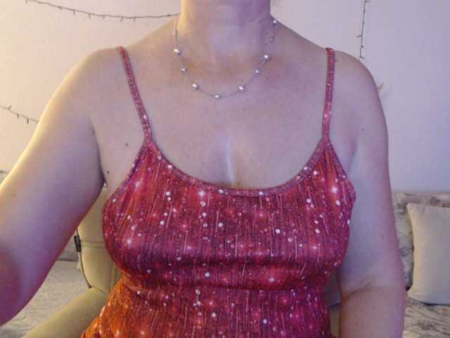 goodSnowQueen's BongaCams show and profile